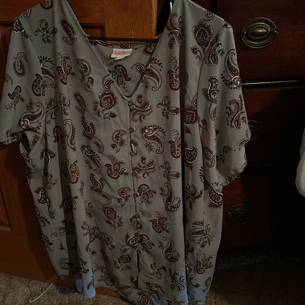 Lularoe 2x Shannah top